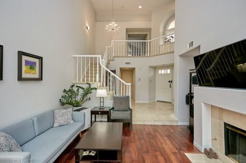 1885 Caminito De La Montana, Glendale CA  91208-3044 exterior