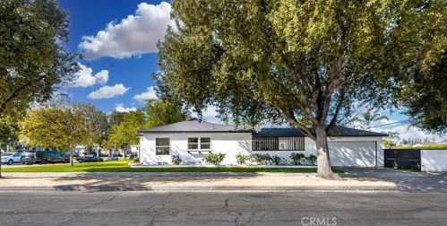 435 Cambridge Dr, Burbank, CA 91504-2904