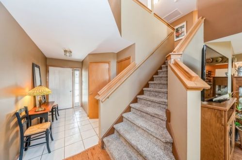 1386 Baronet Ln, Palatine, IL 60074-6814