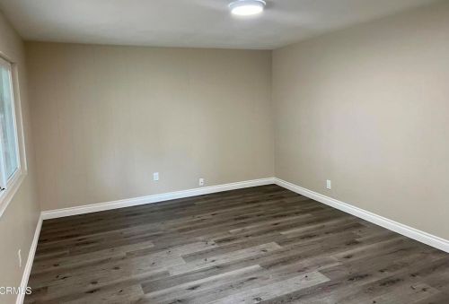 1693 Sequoia Ave, Simi Valley, CA 93063-3163