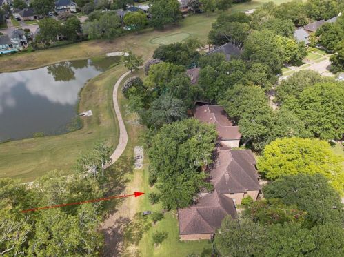 2202 Country Crk Way, Richmond TX 77406-6611 exterior