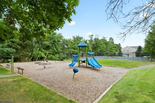 5 Garfield Way, Princeton NJ  08540-1669 exterior