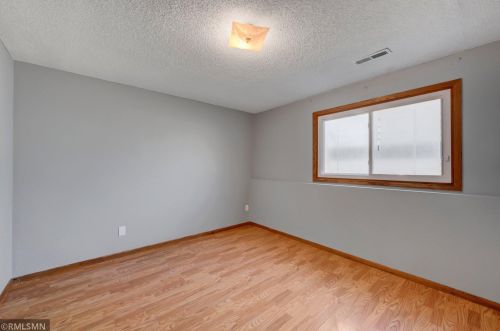 4464 Cinnamon Ridge Trl, Saint Paul MN  55122-2385 exterior