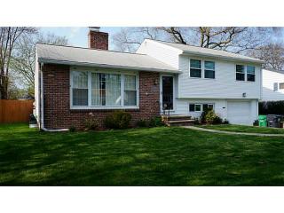 27 Barstow Rd, Warwick, RI 02888-4604