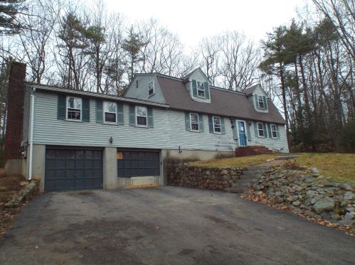 37 Juniper Dr, Amherst, NH 03031-3049