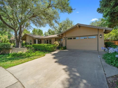 8260 Mercer Way, Fair Oaks, CA 95628-2711