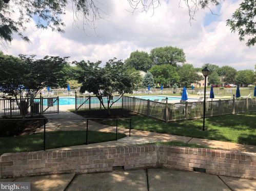 216 Valleybrook Dr, Lancaster PA  17601-4623 exterior