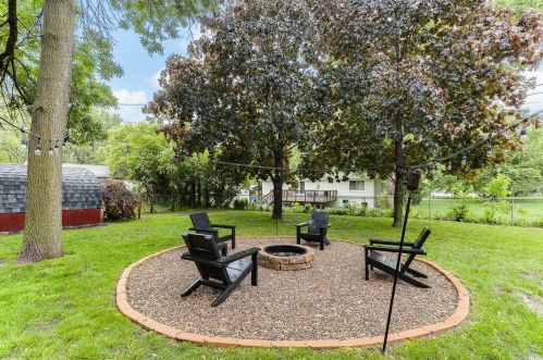 2705 Kirkwood Ln, Minneapolis MN  55441-2925 exterior