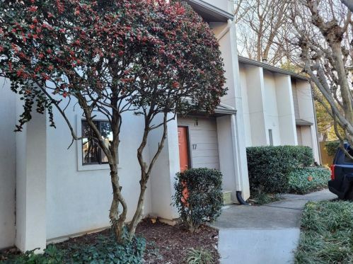 102 Finch Trl, Atlanta, GA 30308-0024