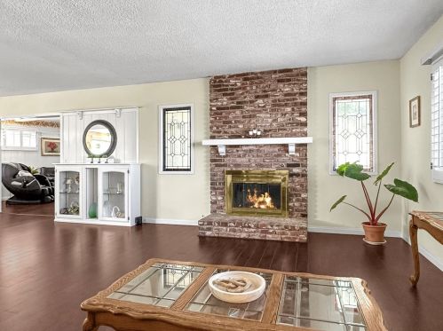 4411 Dunsmore Ave, Glendale CA  91214-2529 exterior