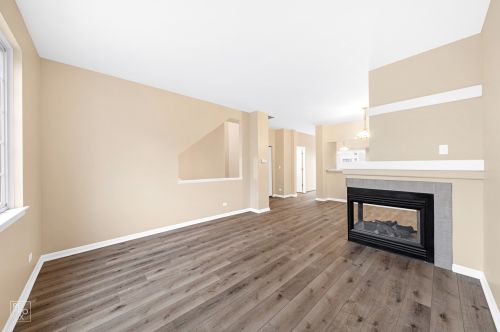 1733 Avalon Ct, Glendale Heights IL  60139-1895 exterior