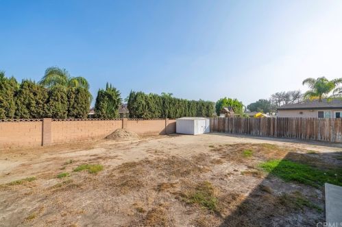 616 East St, Anaheim CA  92805-2131 exterior