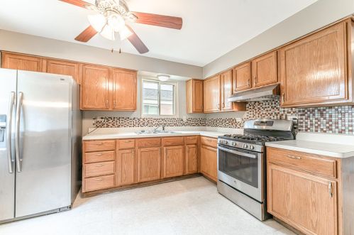 4152 Midlothian Tpke, Robbins, IL 60472-1417