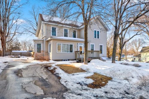 526 8th Ave, Faribault, MN 55021-4123