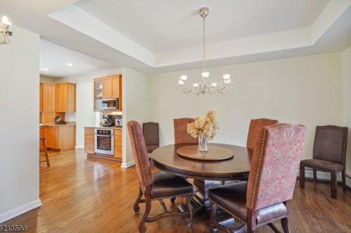 37 Hilltop Ave, Berkeley Heights, NJ 07922-2415