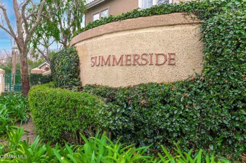 587 Fenwick Way, Simi Valley, CA 93065-7338