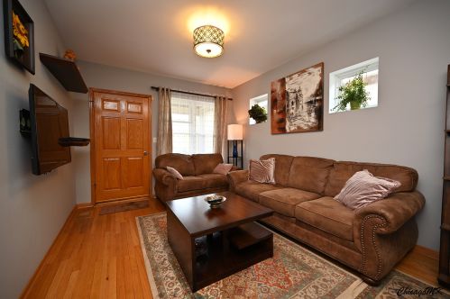 5655 Eddy St, Chicago, IL 60634-4410