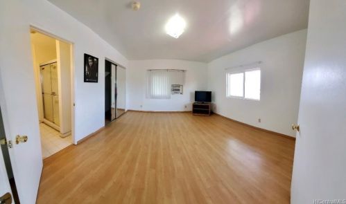 1530 Piikea St, Honolulu HI  96818-1841 exterior