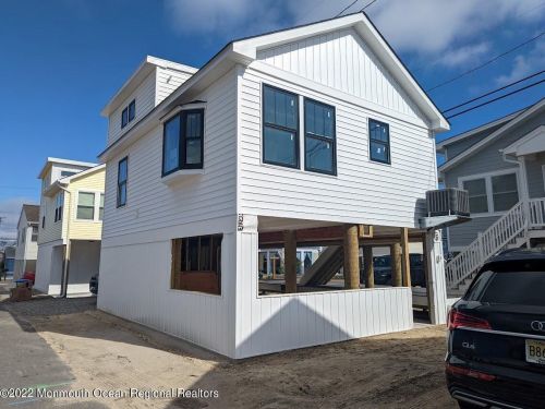 118 Bayview Dr, Lavallette, NJ 08735-1205