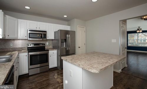 113 Mapleton Blvd, Harrisburg, PA 17112-3636