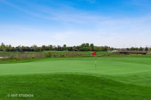 915 Scottsdale Dr, Pingree Grove IL  60140-5423 exterior