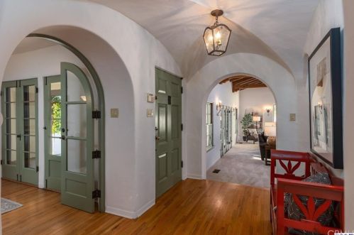1932 Montecito Dr, Glendale CA  91208-1822 exterior