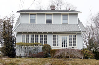 76 Connecticut Ave, Greenwich CT  06830-5737 exterior