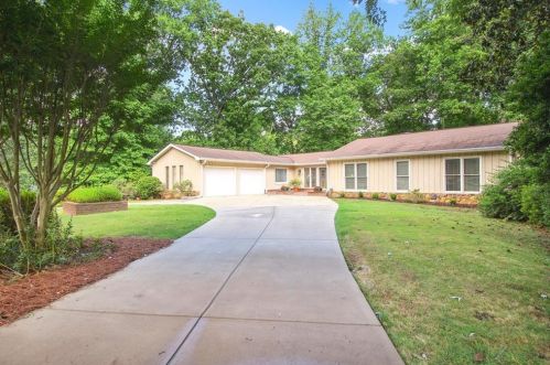 2859 Gant Quarters Cir, Marietta, GA 30068-3719