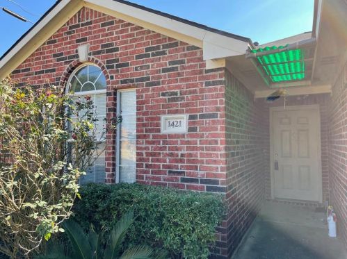 1421 Beck St, Bryan, TX 77803-3704
