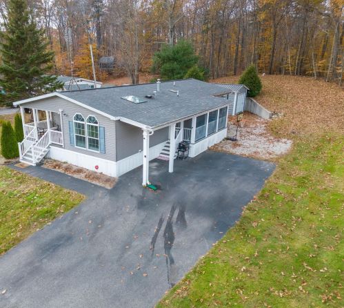 60 Squire Ridge Rd, Hampstead, NH 03841-2133