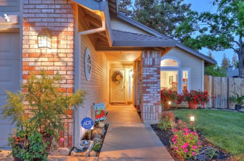 5884 Laguna Quail Way, Elk Grove, CA 95758-5726