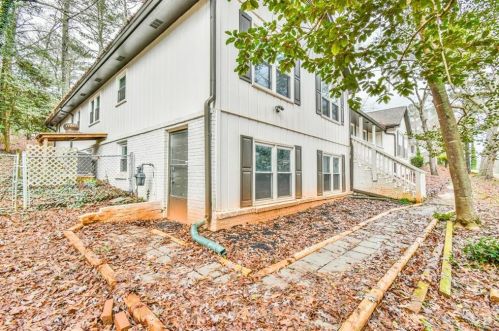 2749 Fieldstone Dr, Conyers GA  30013-1949 exterior