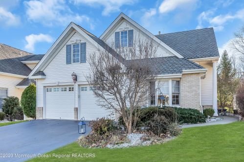 74 Londonberry Dr, Holmdel Village, NJ 07733-3103