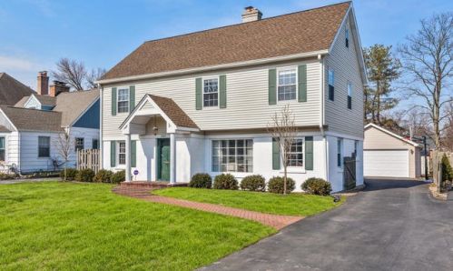 1934 Robincrest Ln, Glenview, IL 60025-4224