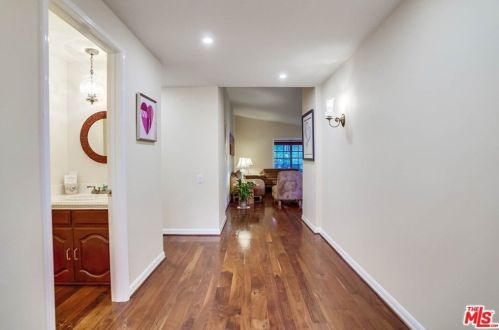 3459 Ardsley Pl, Van Nuys, CA 91436-4023