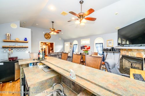 177 Ocean Ave, Middletown NJ 07748-5664 exterior