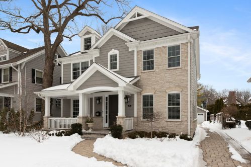 561 Orchard Ln, Northfield, IL 60093-4145