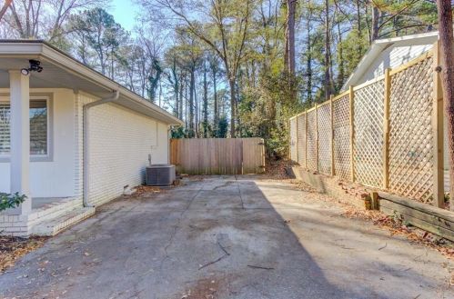 2192 Dering Cir, Atlanta GA  30345-1616 exterior