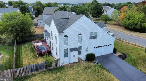 8896 Edmonston Dr, Bristow, VA 20136-2077