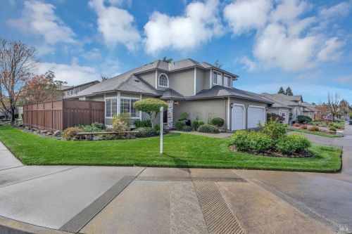 542 Piccadilly Pl, Windsor, CA 95492-8349