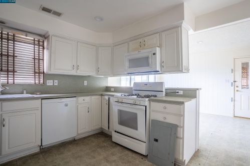 2805 Grant St, Concord CA  94520-4653 exterior