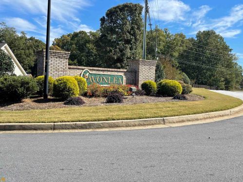 60 Avonlea Dr, Porterdale, GA 30016-1231