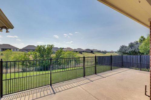 7233 Tahoe Springs Dr, Fort Worth TX  76179-2201 exterior