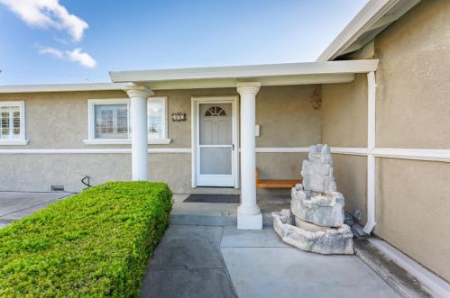 370 Gross St, Milpitas, CA 95035-2643