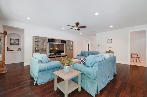 2003 Alegria Rd, Austin TX  78757-3219 exterior
