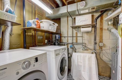 1681 Hickory Hill Dr, Saint Paul MN  55122-2527 exterior