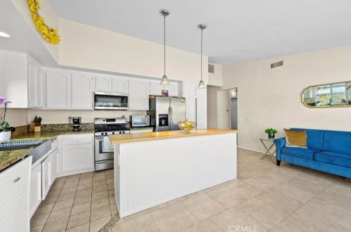 48 Carver, Irvine CA  92620-3319 exterior