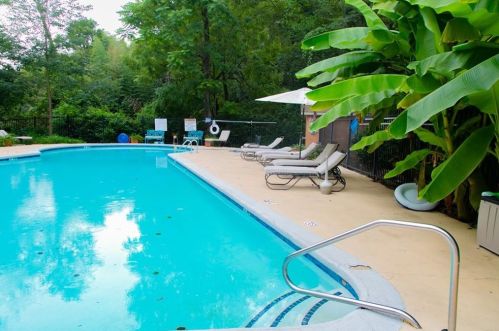115 Biscayne Dr, Atlanta GA  30309-1003 exterior