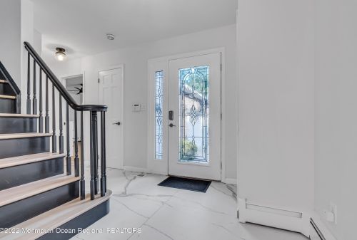 718 Grassmere Ave, Tinton Falls NJ  07712-4333 exterior