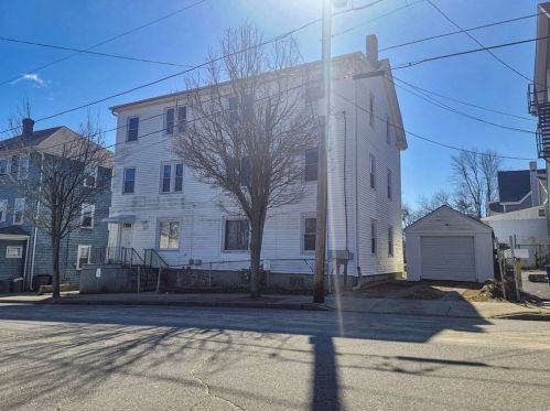 311 State Ave, Tiverton, RI 02878-1062